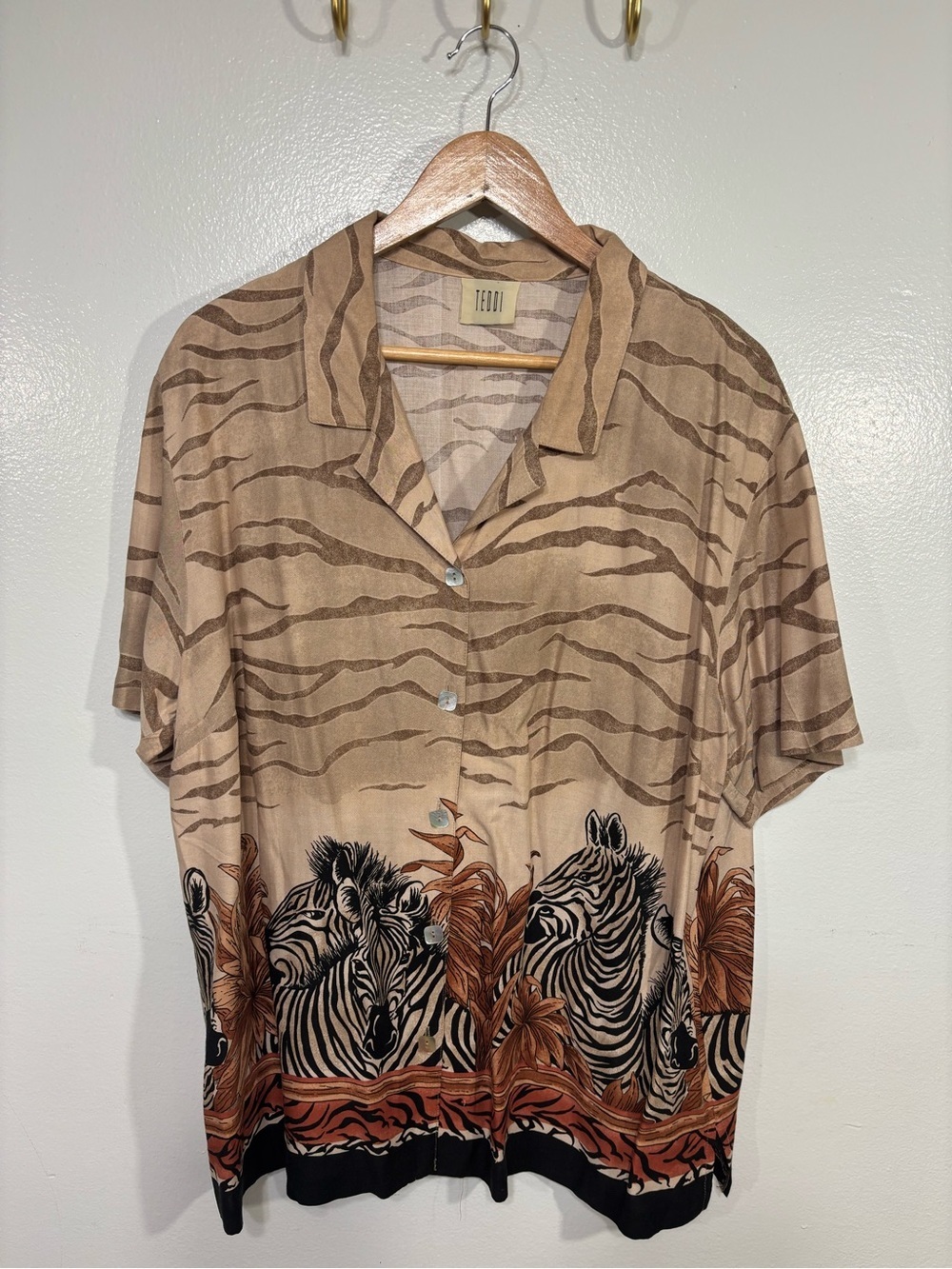 Teddi Rayon Safari Zebra Print Women’s Button Down Shirt Brown and Black Size XL